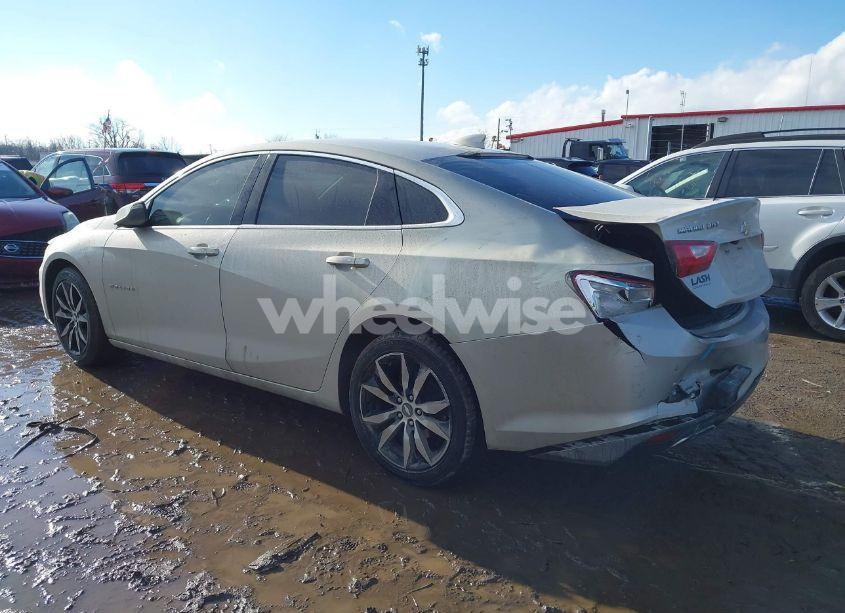 Photo 3 of 2016 Chevrolet Malibu 2LT (VIN 1G1ZF5SX9GF237681)