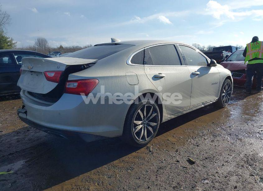 Photo 4 of 2016 Chevrolet Malibu 2LT (VIN 1G1ZF5SX9GF237681)