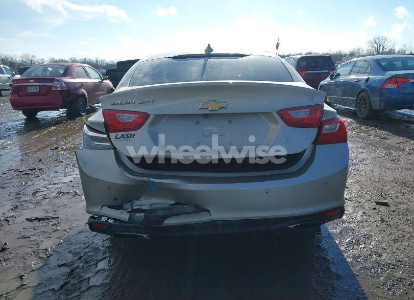 Photo 6 of 2016 Chevrolet Malibu 2LT (VIN 1G1ZF5SX9GF237681)