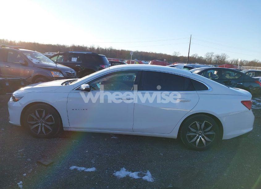 Photo 14 of 2016 Chevrolet Malibu 2LT (VIN 1G1ZF5SX9GF357593)