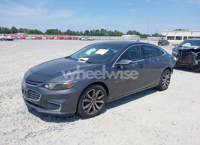 Photo 2 of 2016 Chevrolet Malibu 2LT (VIN 1G1ZF5SXXGF181928)