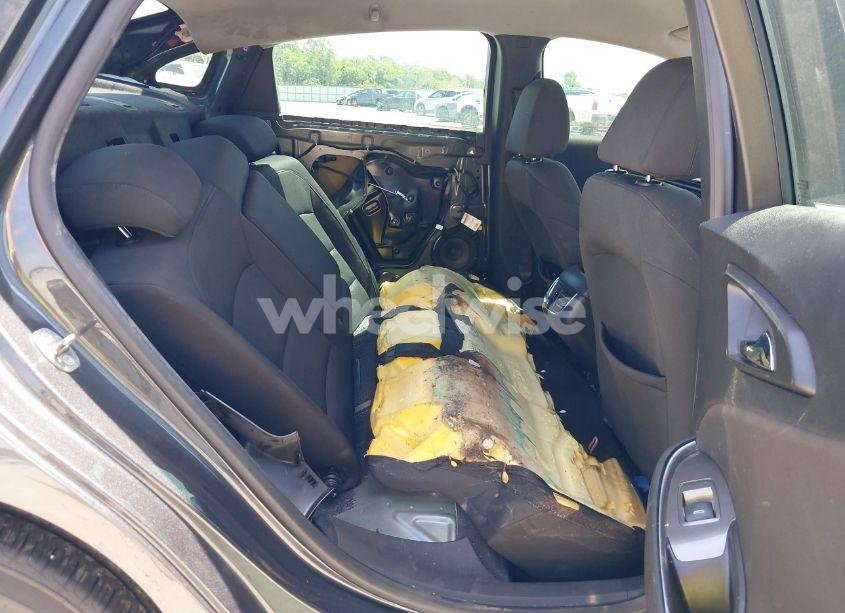 Photo 8 of 2016 Chevrolet Malibu 2LT (VIN 1G1ZF5SXXGF181928)