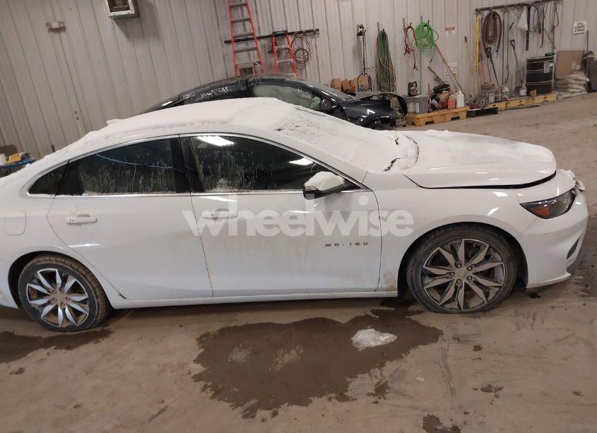Photo 13 of 2016 Chevrolet Malibu 2LT (VIN 1G1ZF5SXXGF257454)