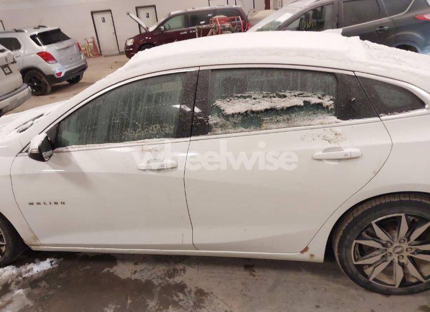 Photo 14 of 2016 Chevrolet Malibu 2LT (VIN 1G1ZF5SXXGF257454)