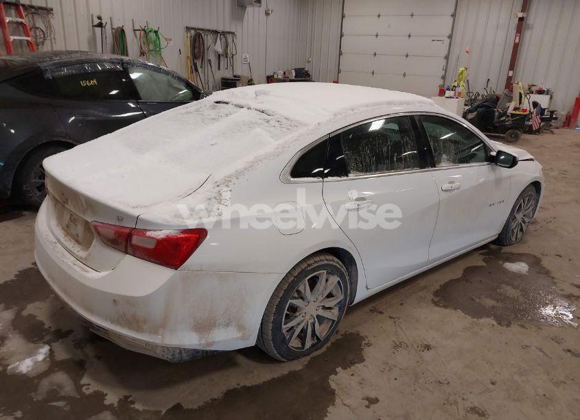 Photo 4 of 2016 Chevrolet Malibu 2LT (VIN 1G1ZF5SXXGF257454)