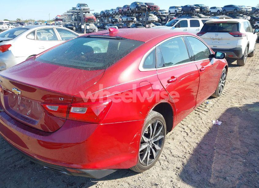 Photo 4 of 2016 Chevrolet Malibu 2LT (VIN 1G1ZF5SXXGF273119)