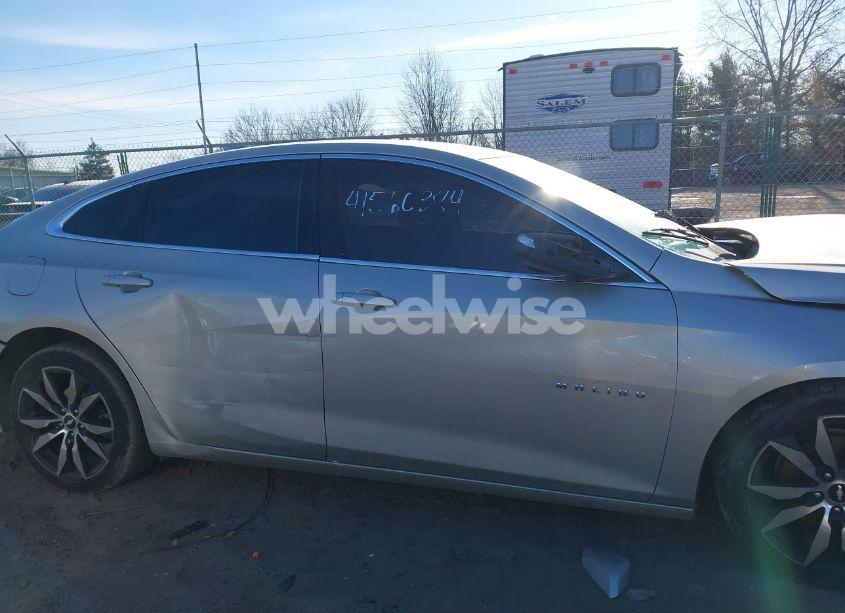 Photo 13 of 2016 Chevrolet Malibu 2LT (VIN 1G1ZF5SXXGF276022)