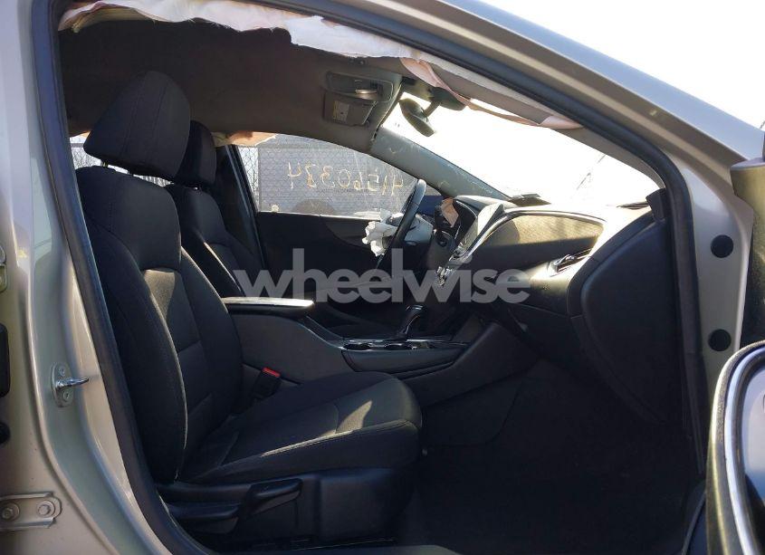 Photo 5 of 2016 Chevrolet Malibu 2LT (VIN 1G1ZF5SXXGF276022)