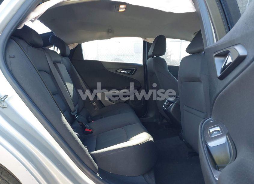 Photo 8 of 2016 Chevrolet Malibu 2LT (VIN 1G1ZF5SXXGF276022)