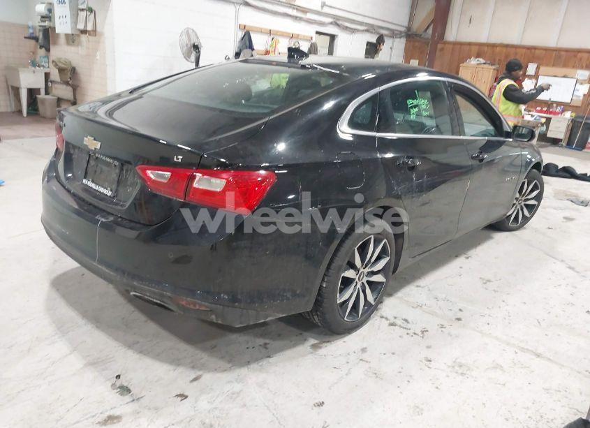 Photo 4 of 2016 Chevrolet Malibu 2LT (VIN 1G1ZF5SXXGF346778)