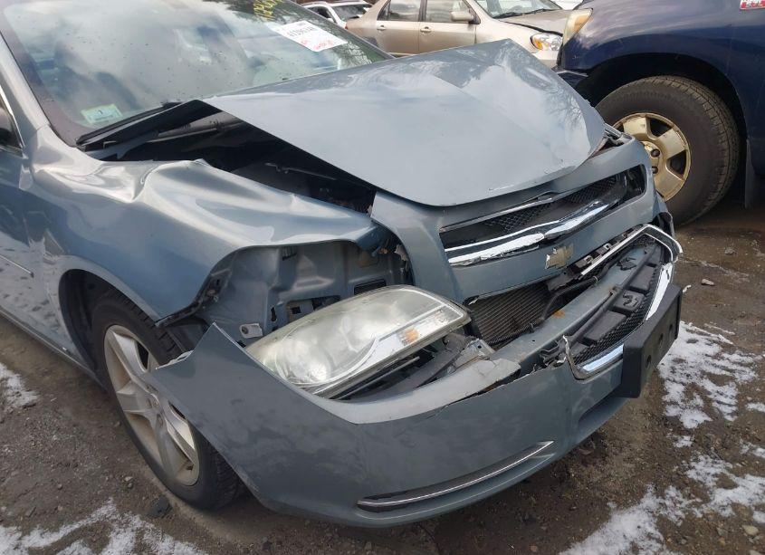 Photo 6 of 2009 Chevrolet Malibu LS (VIN 1G1ZG57B194231950)