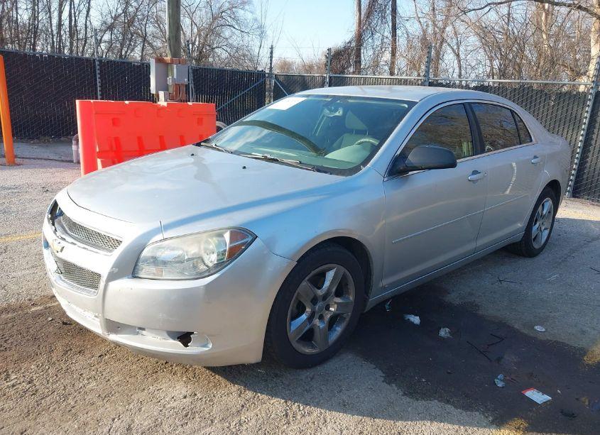 Photo 2 of 2009 Chevrolet Malibu LS (VIN 1G1ZG57B19F158907)