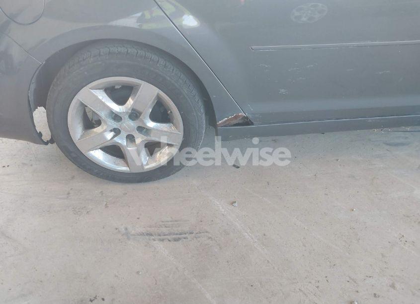 Photo 6 of 2009 Chevrolet Malibu LS (VIN 1G1ZG57B39F212191)