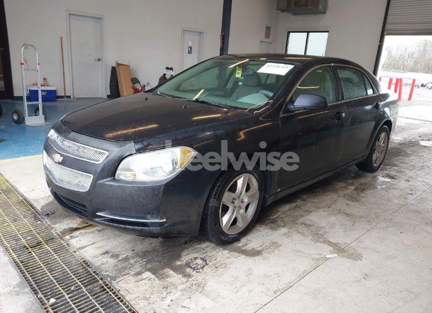 Photo 2 of 2009 Chevrolet Malibu LS (VIN 1G1ZG57B59F184572)
