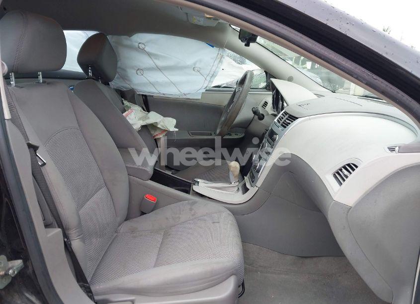 Photo 5 of 2009 Chevrolet Malibu LS (VIN 1G1ZG57B69F101179)