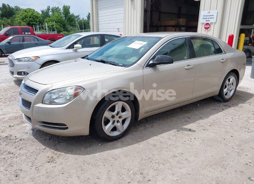 Photo 2 of 2009 Chevrolet Malibu LS (VIN 1G1ZG57B794239745)
