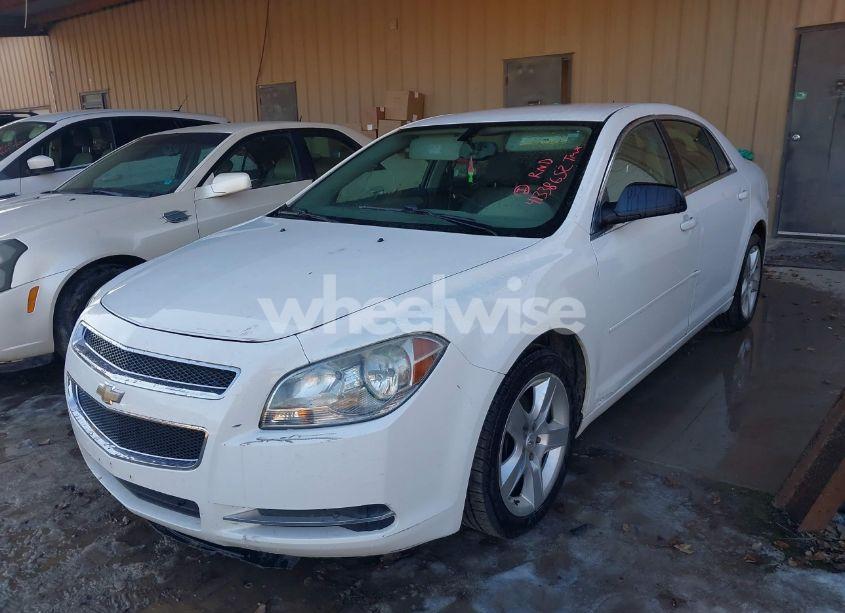 Photo 2 of 2009 Chevrolet Malibu LS (VIN 1G1ZG57BX9F162468)