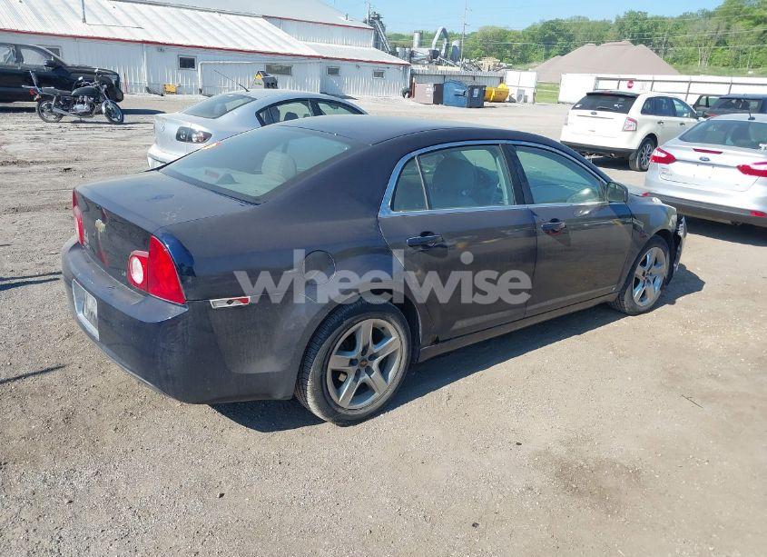 Photo 4 of 2009 Chevrolet Malibu LS (VIN 1G1ZG57BX9F210812)