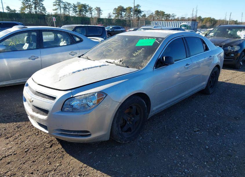 Photo 2 of 2009 Chevrolet Malibu LS (VIN 1G1ZG57BX9F252090)