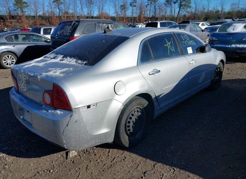 Photo 4 of 2009 Chevrolet Malibu LS (VIN 1G1ZG57BX9F252090)
