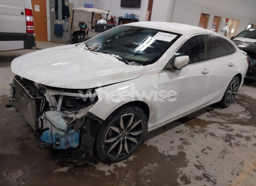 Photo 2 of 2020 Chevrolet Malibu FWD RS (VIN 1G1ZG5ST0LF078327)