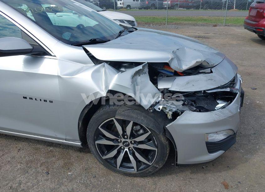 Photo 6 of 2021 Chevrolet Malibu FWD RS (VIN 1G1ZG5ST0MF015472)