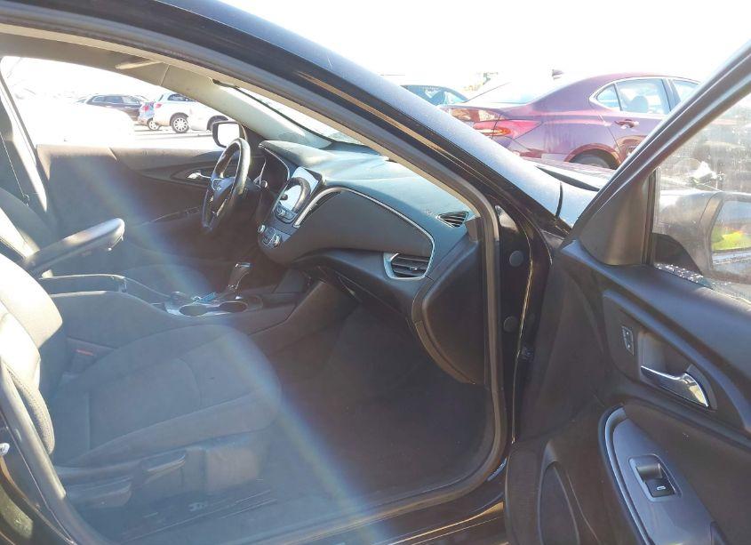Photo 5 of 2019 Chevrolet Malibu RS (VIN 1G1ZG5ST1KF197633)
