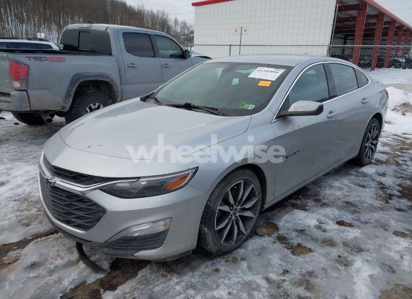 Photo 2 of 2020 Chevrolet Malibu FWD RS (VIN 1G1ZG5ST1LF149793)