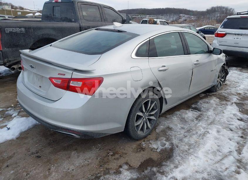 Photo 4 of 2020 Chevrolet Malibu FWD RS (VIN 1G1ZG5ST1LF149793)