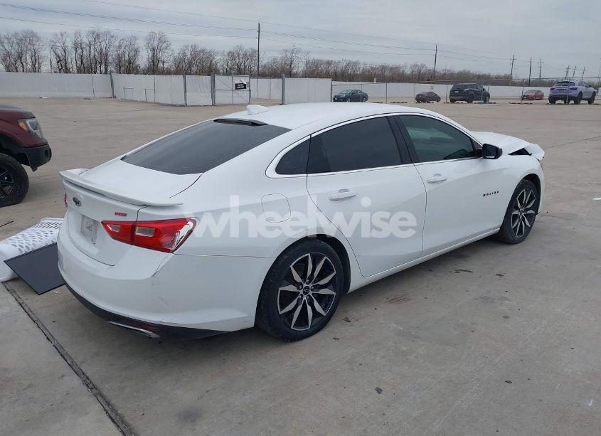 Photo 4 of 2021 Chevrolet Malibu FWD RS (VIN 1G1ZG5ST1MF039263)