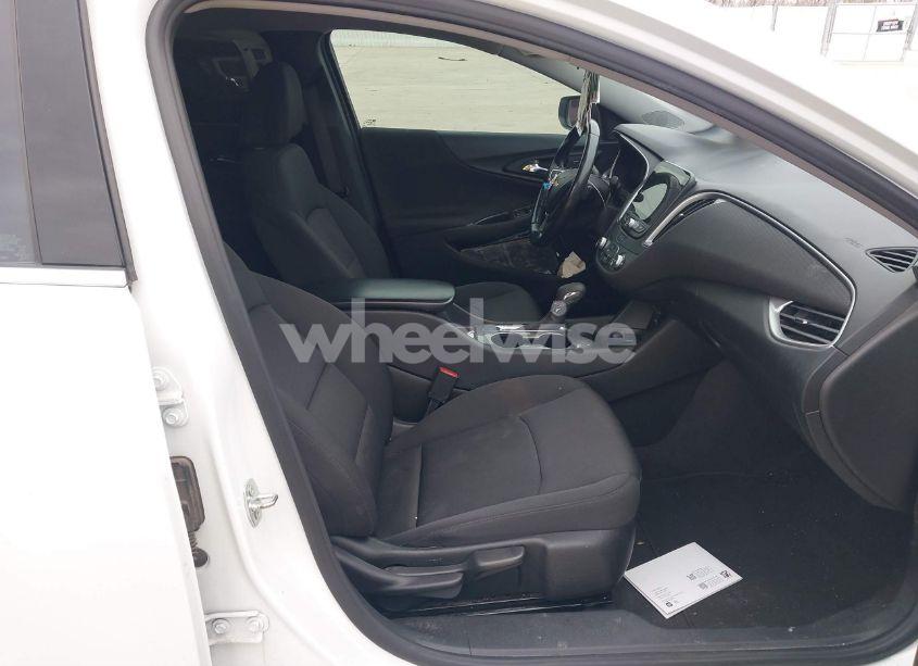 Photo 5 of 2021 Chevrolet Malibu FWD RS (VIN 1G1ZG5ST1MF039263)