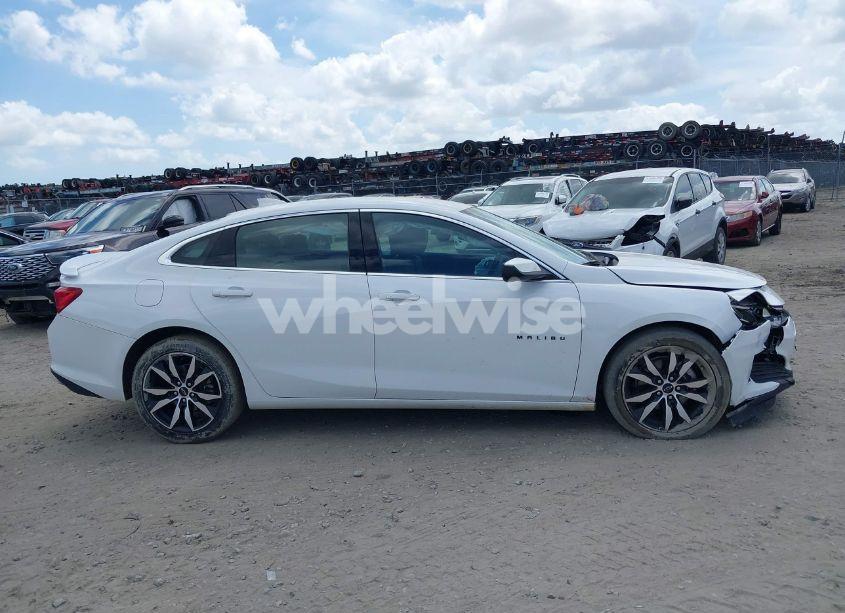 Photo 13 of 2021 Chevrolet Malibu FWD RS (VIN 1G1ZG5ST1MF085692)