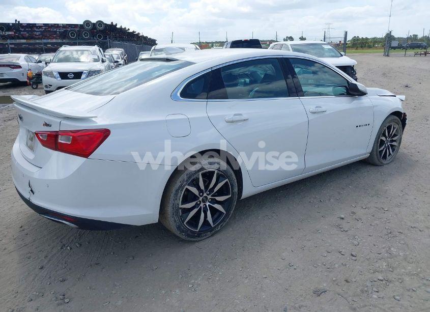 Photo 4 of 2021 Chevrolet Malibu FWD RS (VIN 1G1ZG5ST1MF085692)