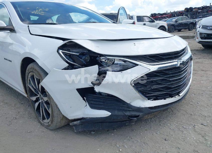 Photo 6 of 2021 Chevrolet Malibu FWD RS (VIN 1G1ZG5ST1MF085692)