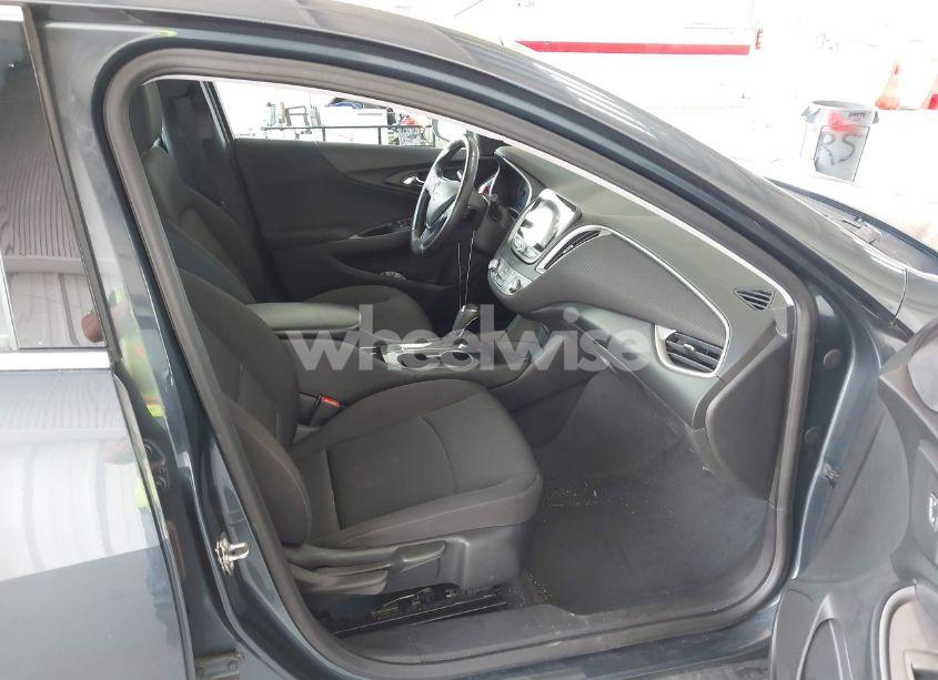 Photo 5 of 2019 Chevrolet Malibu RS (VIN 1G1ZG5ST2KF184342)