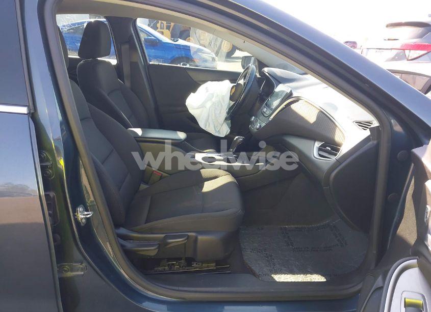 Photo 5 of 2020 Chevrolet Malibu FWD RS (VIN 1G1ZG5ST2LF043658)