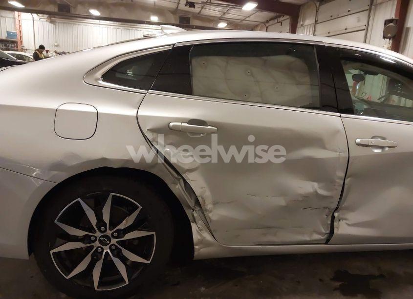 Photo 6 of 2020 Chevrolet Malibu FWD RS (VIN 1G1ZG5ST2LF049993)