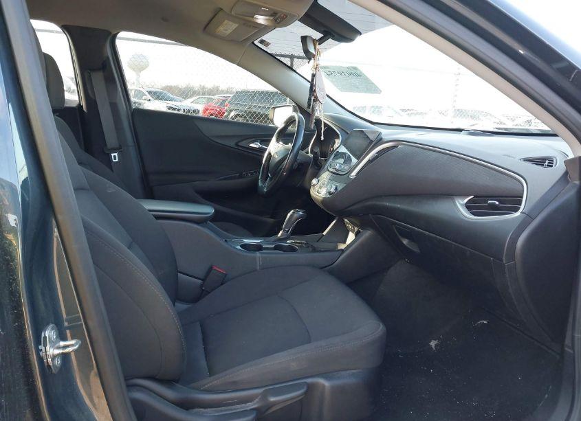 Photo 5 of 2020 Chevrolet Malibu FWD RS (VIN 1G1ZG5ST2LF081486)