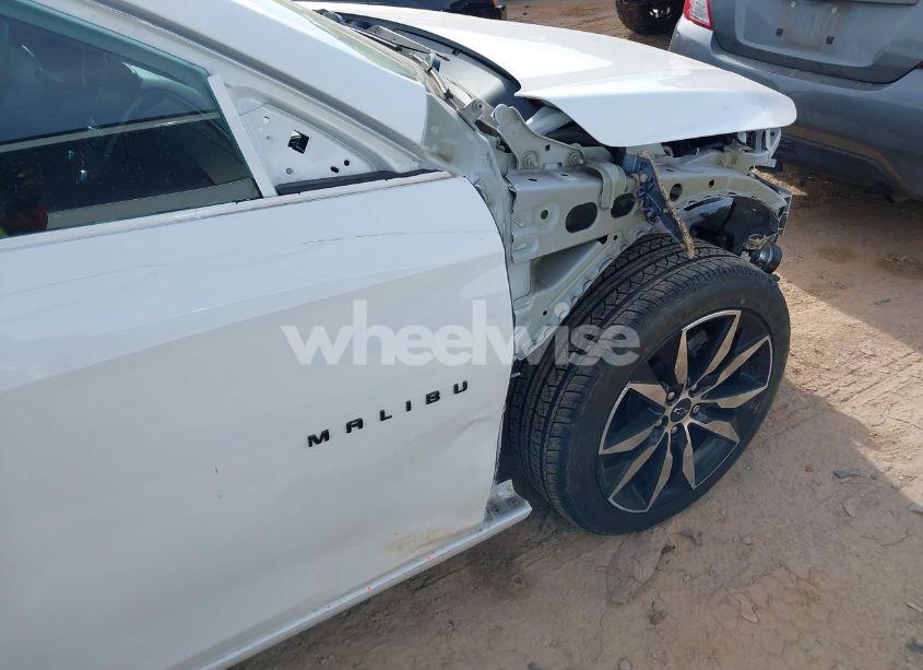 Photo 18 of 2020 Chevrolet Malibu FWD RS (VIN 1G1ZG5ST2LF083206)