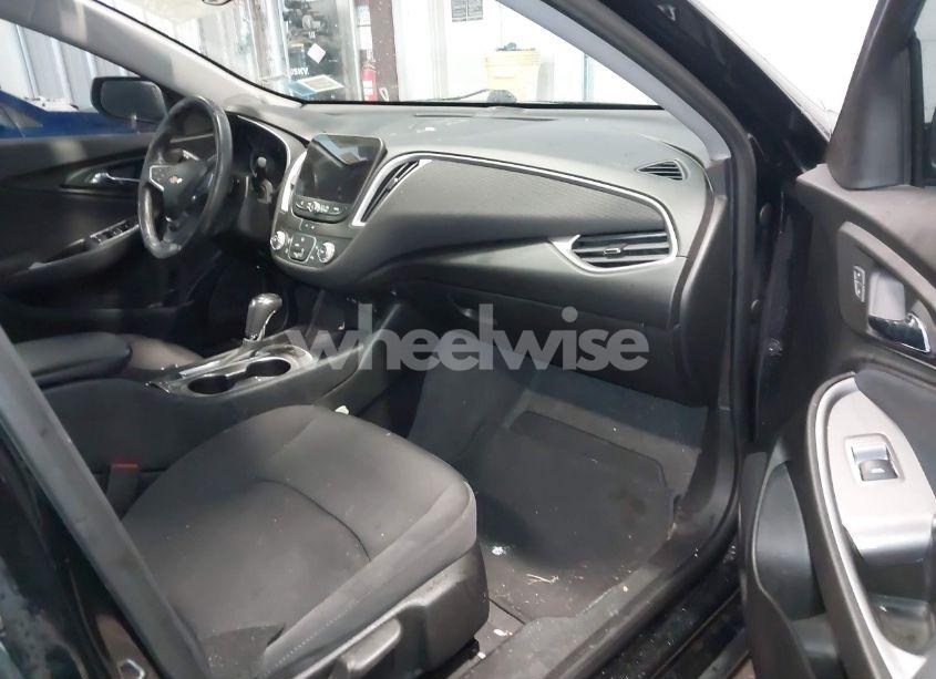 Photo 5 of 2020 Chevrolet Malibu FWD RS (VIN 1G1ZG5ST2LF096750)