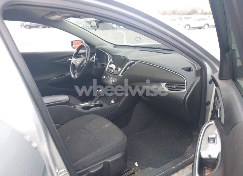 Photo 5 of 2020 Chevrolet Malibu FWD RS (VIN 1G1ZG5ST2LF148023)