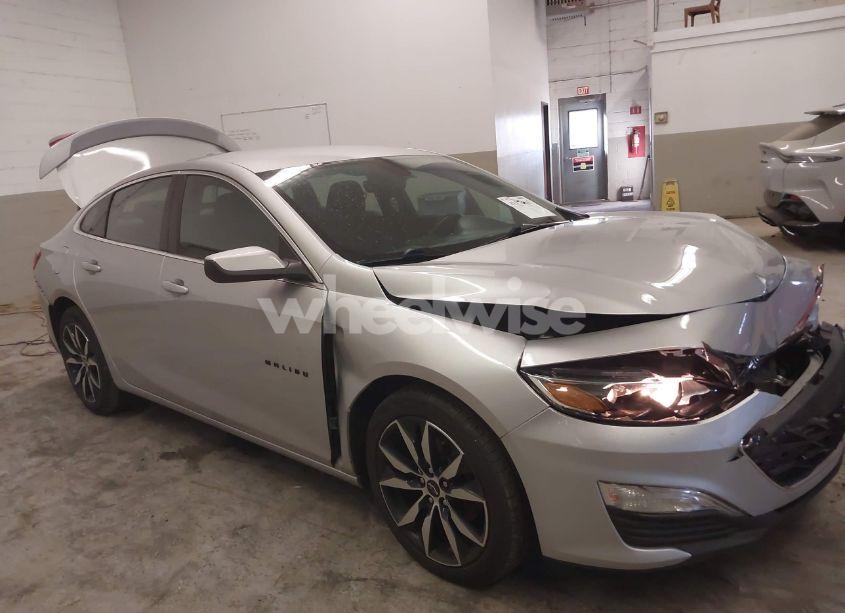 2020 Chevrolet Malibu FWD RS (VIN 1G1ZG5ST2LF156039) main photo