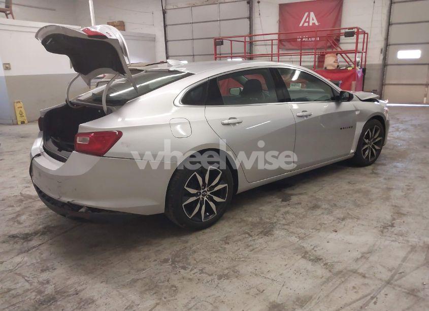 Photo 4 of 2020 Chevrolet Malibu FWD RS (VIN 1G1ZG5ST2LF156039)