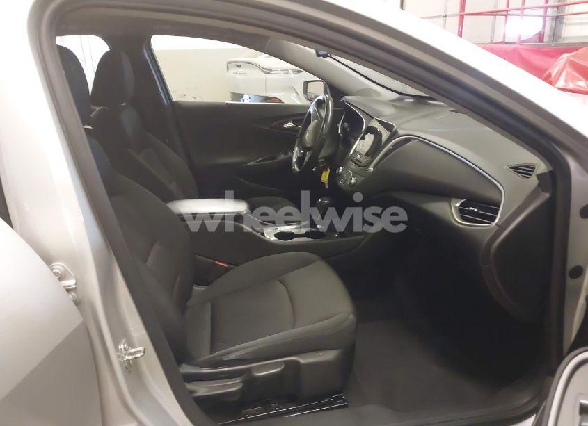 Photo 5 of 2020 Chevrolet Malibu FWD RS (VIN 1G1ZG5ST2LF156039)