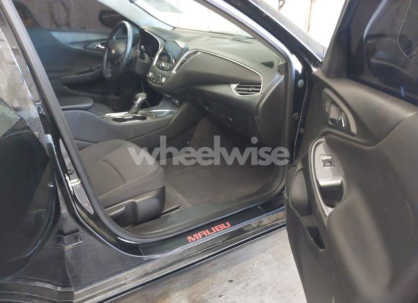 Photo 5 of 2021 Chevrolet Malibu FWD RS (VIN 1G1ZG5ST2MF013092)