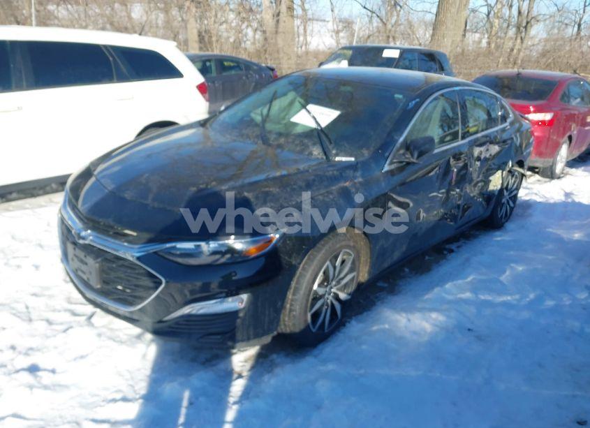 Photo 2 of 2021 Chevrolet Malibu (VIN 1G1ZG5ST2MF015392)