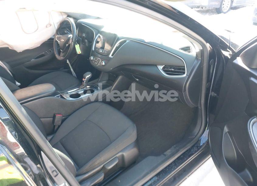 Photo 5 of 2021 Chevrolet Malibu (VIN 1G1ZG5ST2MF015392)