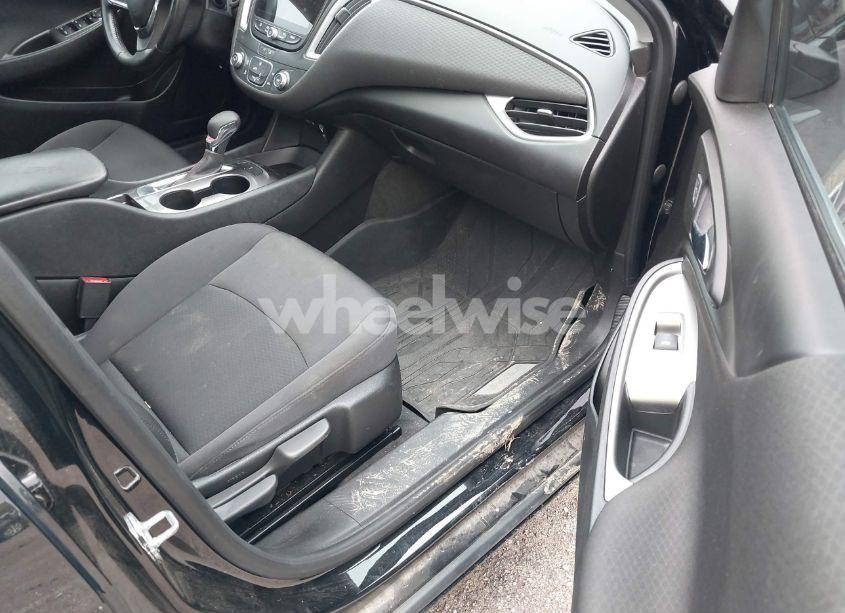 Photo 5 of 2021 Chevrolet Malibu FWD RS (VIN 1G1ZG5ST2MF037019)