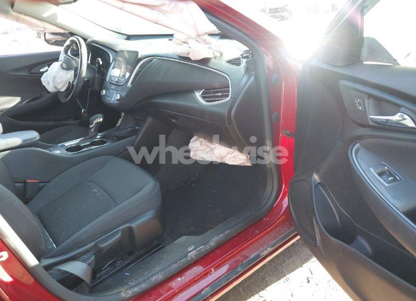 Photo 5 of 2021 Chevrolet Malibu FWD RS (VIN 1G1ZG5ST2MF087497)