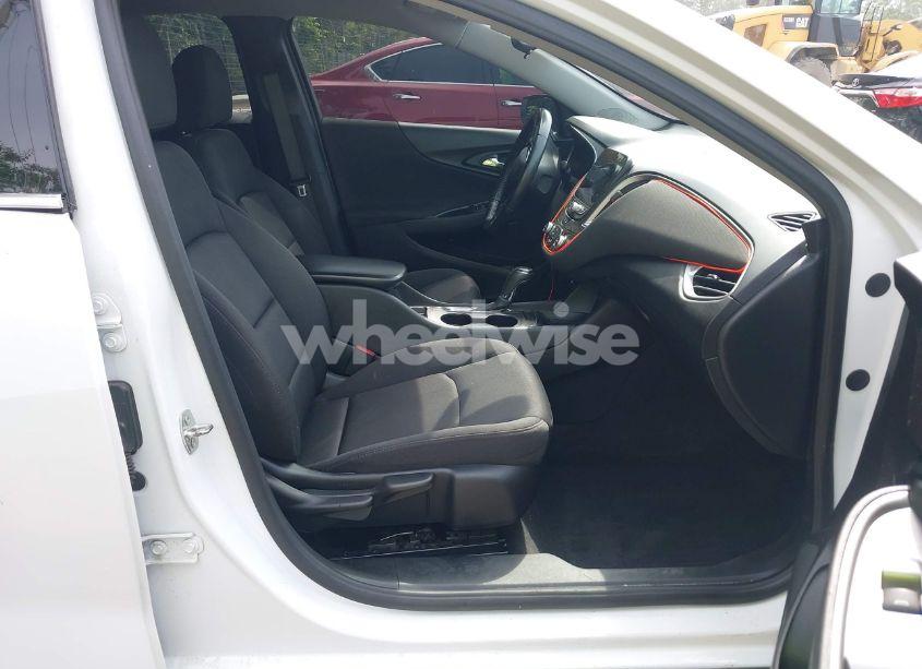 Photo 5 of 2020 Chevrolet Malibu FWD RS (VIN 1G1ZG5ST3LF114981)